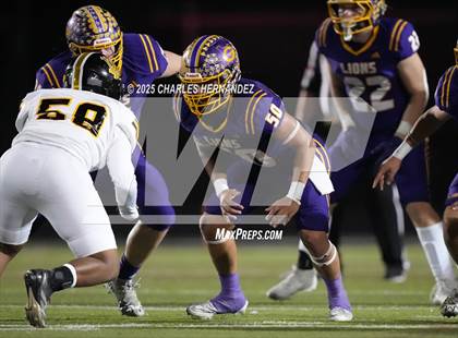 Thumbnail 1 in Yorktown vs. Granger (UIL 2A D2 Football Area) photogallery.