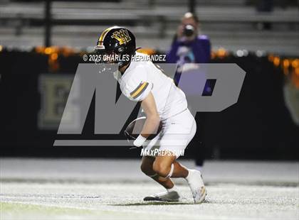 Thumbnail 1 in Yorktown vs. Granger (UIL 2A D2 Football Area) photogallery.