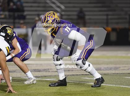 Thumbnail 1 in Yorktown vs. Granger (UIL 2A D2 Football Area) photogallery.