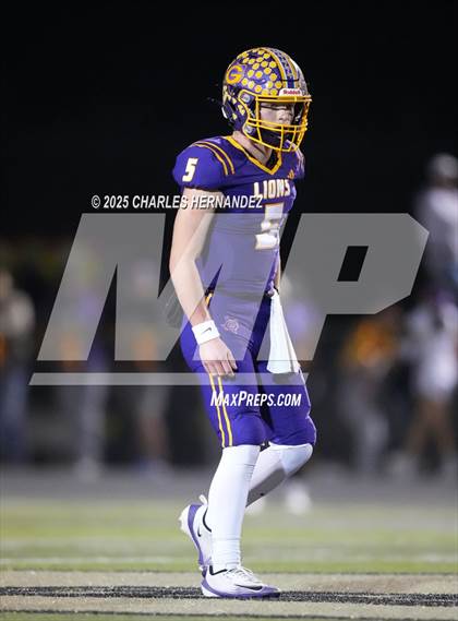 Thumbnail 3 in Yorktown vs. Granger (UIL 2A D2 Football Area) photogallery.