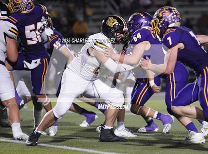 Thumbnail 1 in Yorktown vs. Granger (UIL 2A D2 Football Area) photogallery.