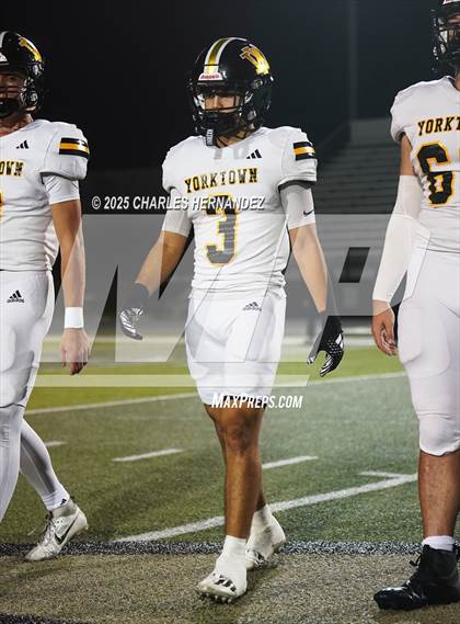 Thumbnail 2 in Yorktown vs. Granger (UIL 2A D2 Football Area) photogallery.