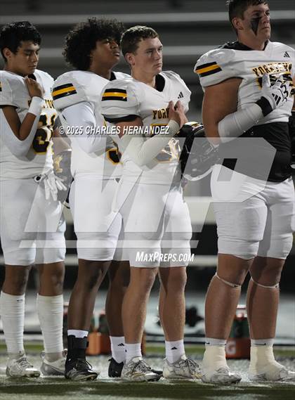 Thumbnail 3 in Yorktown vs. Granger (UIL 2A D2 Football Area) photogallery.