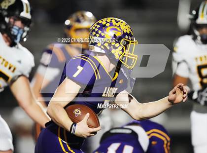 Thumbnail 1 in Yorktown vs. Granger (UIL 2A D2 Football Area) photogallery.