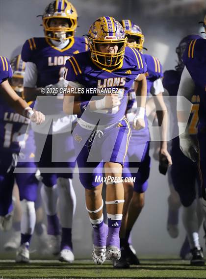 Thumbnail 1 in Yorktown vs. Granger (UIL 2A D2 Football Area) photogallery.