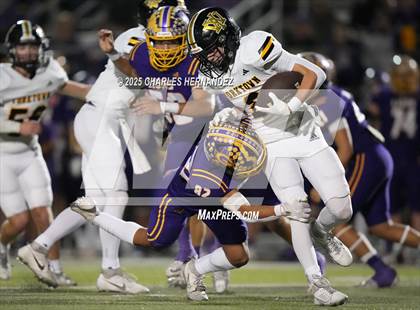 Thumbnail 1 in Yorktown vs. Granger (UIL 2A D2 Football Area) photogallery.