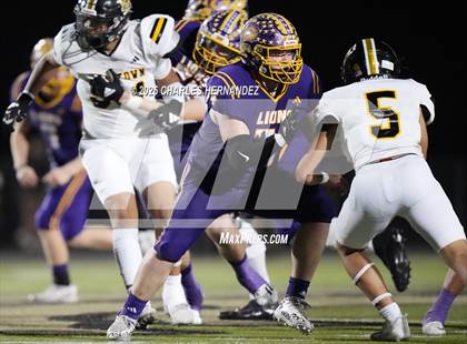 Thumbnail 3 in Yorktown vs. Granger (UIL 2A D2 Football Area) photogallery.