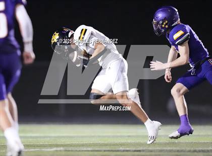 Thumbnail 3 in Yorktown vs. Granger (UIL 2A D2 Football Area) photogallery.