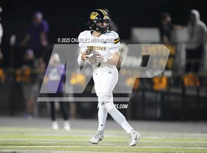 Thumbnail 1 in Yorktown vs. Granger (UIL 2A D2 Football Area) photogallery.