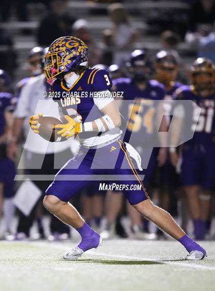 Thumbnail 2 in Yorktown vs. Granger (UIL 2A D2 Football Area) photogallery.