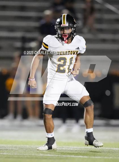 Thumbnail 2 in Yorktown vs. Granger (UIL 2A D2 Football Area) photogallery.