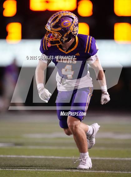 Thumbnail 1 in Yorktown vs. Granger (UIL 2A D2 Football Area) photogallery.