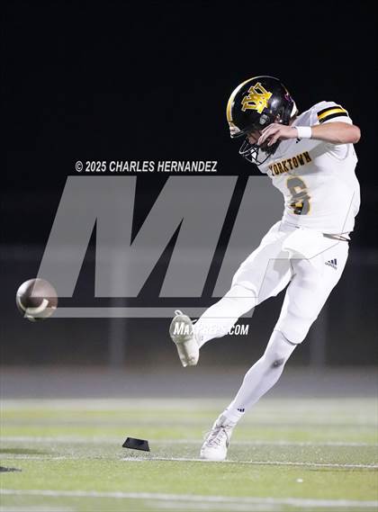 Thumbnail 3 in Yorktown vs. Granger (UIL 2A D2 Football Area) photogallery.