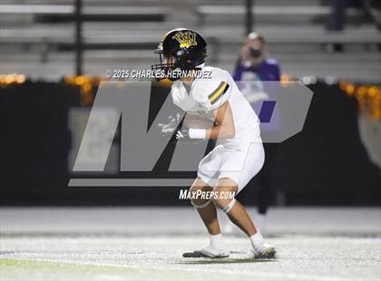 Thumbnail 1 in Yorktown vs. Granger (UIL 2A D2 Football Area) photogallery.