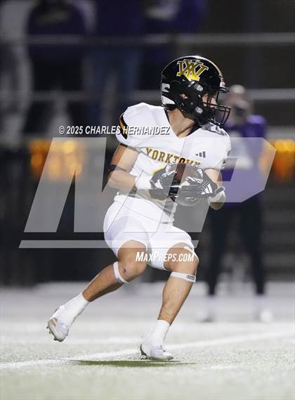 Thumbnail 2 in Yorktown vs. Granger (UIL 2A D2 Football Area) photogallery.