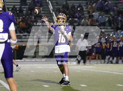 Thumbnail 1 in Yorktown vs. Granger (UIL 2A D2 Football Area) photogallery.