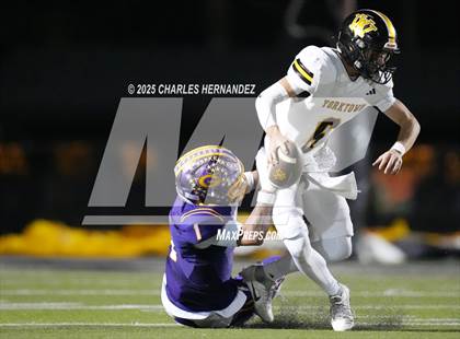 Thumbnail 2 in Yorktown vs. Granger (UIL 2A D2 Football Area) photogallery.