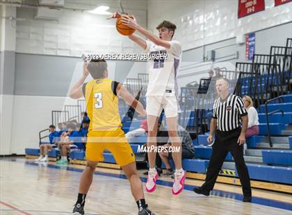 Thumbnail 2 in Green Mountain vs Arvada West (Centaurus Tournament) photogallery.