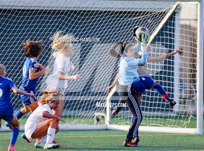 Thumbnail 3 in Marymount vs Culver City photogallery.