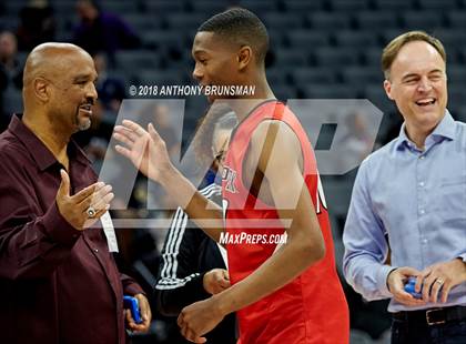 Thumbnail 3 in View Park vs. Stuart Hall (CIF State D4 Final) photogallery.