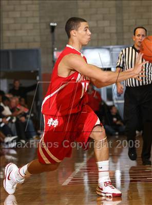 Thumbnail 1 in Mater Dei vs. Farragut (Nike Extravaganza) photogallery.