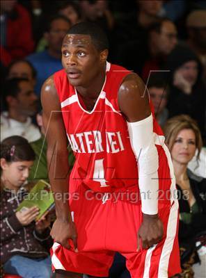 Thumbnail 3 in Mater Dei vs. Farragut (Nike Extravaganza) photogallery.