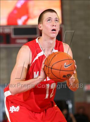 Thumbnail 3 in Mater Dei vs. Farragut (Nike Extravaganza) photogallery.