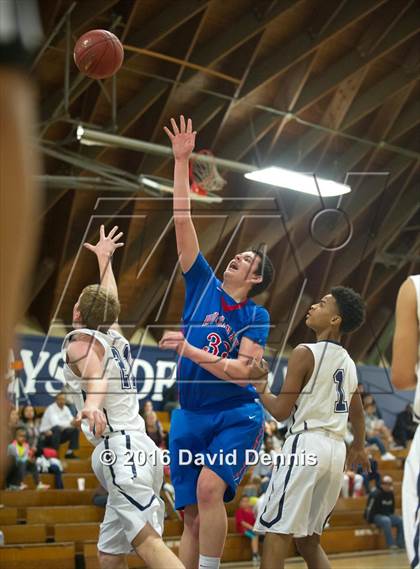 Thumbnail 3 in Buchanan @ Bakersfield photogallery.