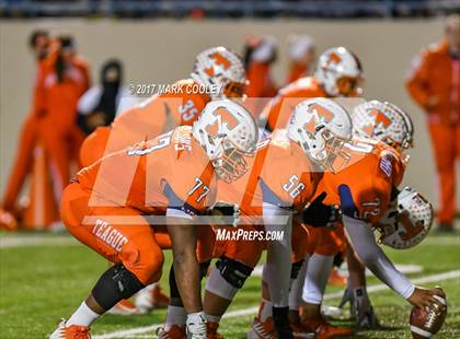 Thumbnail 2 in Teague vs. Rockdale (UIL 3A D1 Quarterfinal) photogallery.