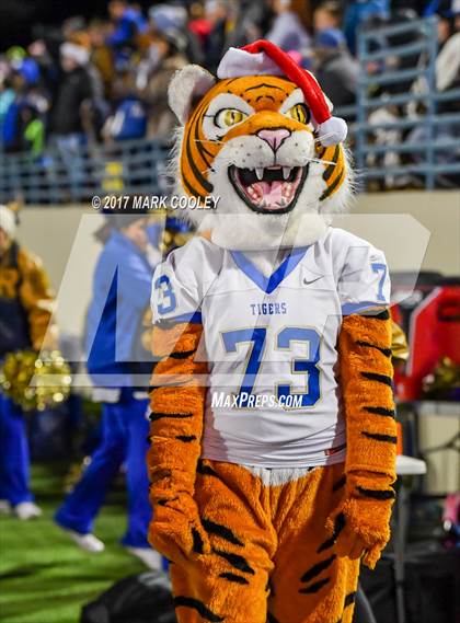 Thumbnail 2 in Teague vs. Rockdale (UIL 3A D1 Quarterfinal) photogallery.