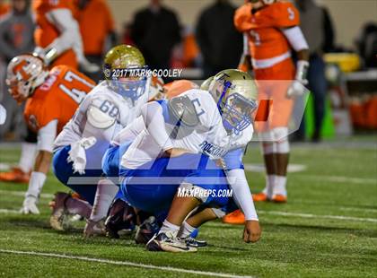 Thumbnail 3 in Teague vs. Rockdale (UIL 3A D1 Quarterfinal) photogallery.
