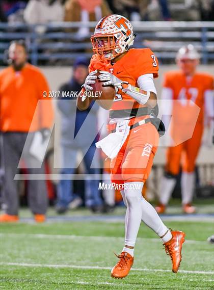 Thumbnail 2 in Teague vs. Rockdale (UIL 3A D1 Quarterfinal) photogallery.