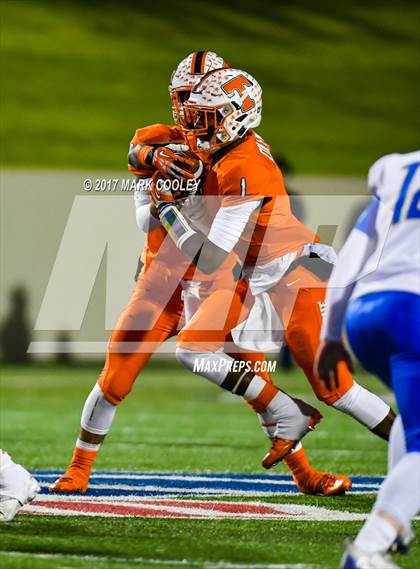 Thumbnail 2 in Teague vs. Rockdale (UIL 3A D1 Quarterfinal) photogallery.