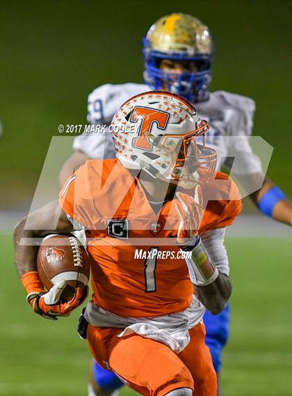 Thumbnail 2 in Teague vs. Rockdale (UIL 3A D1 Quarterfinal) photogallery.