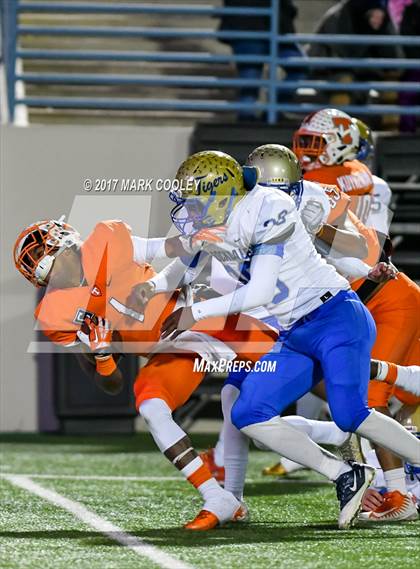 Thumbnail 1 in Teague vs. Rockdale (UIL 3A D1 Quarterfinal) photogallery.