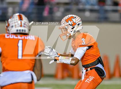 Thumbnail 3 in Teague vs. Rockdale (UIL 3A D1 Quarterfinal) photogallery.