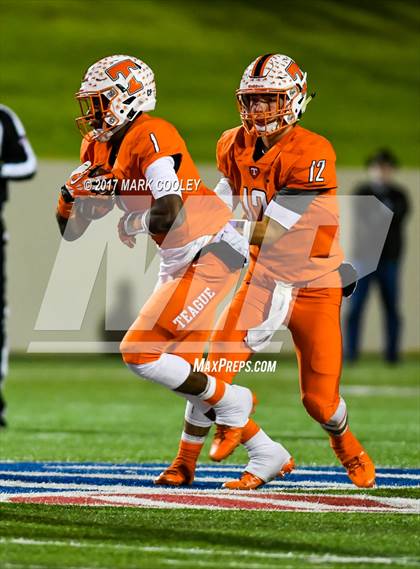 Thumbnail 3 in Teague vs. Rockdale (UIL 3A D1 Quarterfinal) photogallery.