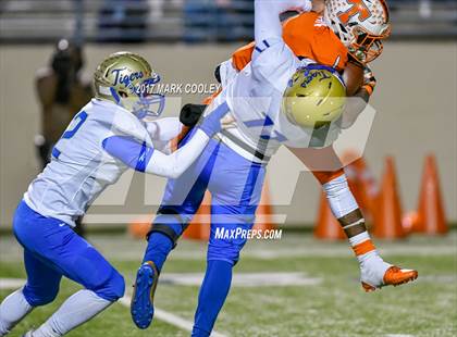 Thumbnail 1 in Teague vs. Rockdale (UIL 3A D1 Quarterfinal) photogallery.