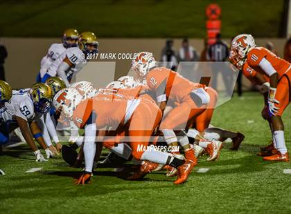 Thumbnail 3 in Teague vs. Rockdale (UIL 3A D1 Quarterfinal) photogallery.
