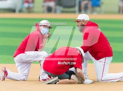 Thumbnail 2 in Robstown vs. Floresville (UIL 4A Regional Quarterfinals) photogallery.