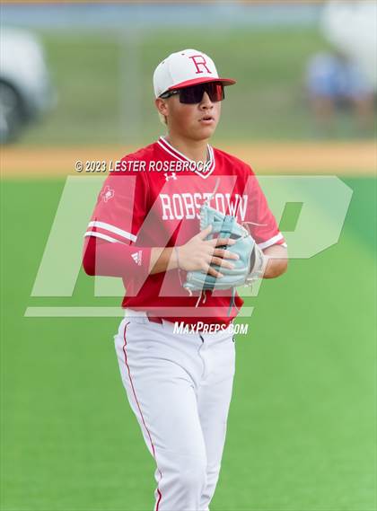 Thumbnail 1 in Robstown vs. Floresville (UIL 4A Regional Quarterfinals) photogallery.