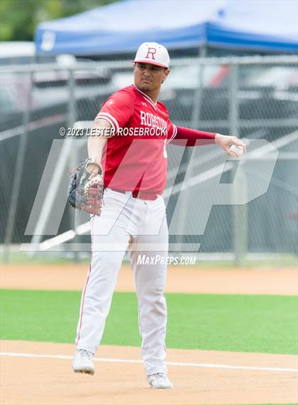 Thumbnail 2 in Robstown vs. Floresville (UIL 4A Regional Quarterfinals) photogallery.