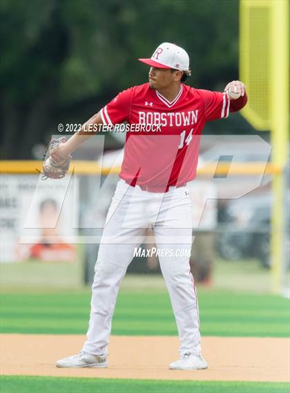 Thumbnail 2 in Robstown vs. Floresville (UIL 4A Regional Quarterfinals) photogallery.