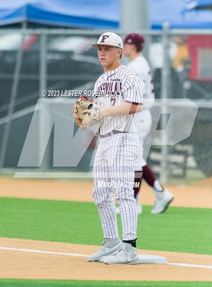 Thumbnail 1 in Robstown vs. Floresville (UIL 4A Regional Quarterfinals) photogallery.