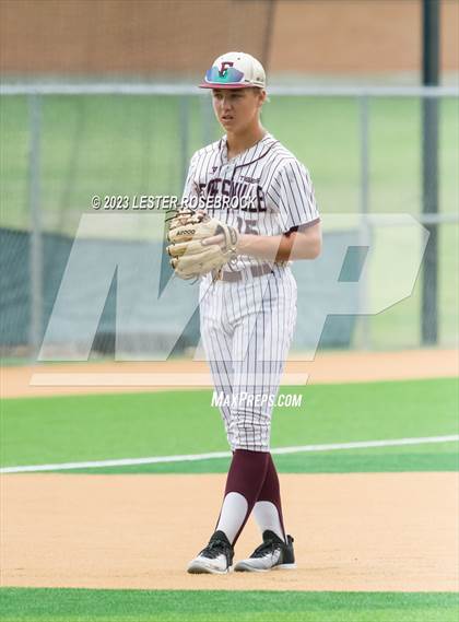 Thumbnail 2 in Robstown vs. Floresville (UIL 4A Regional Quarterfinals) photogallery.