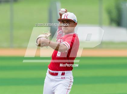 Thumbnail 3 in Robstown vs. Floresville (UIL 4A Regional Quarterfinals) photogallery.
