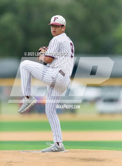 Thumbnail 2 in Robstown vs. Floresville (UIL 4A Regional Quarterfinals) photogallery.