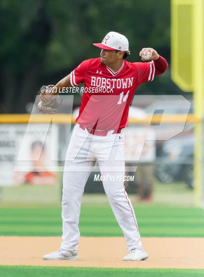 Thumbnail 3 in Robstown vs. Floresville (UIL 4A Regional Quarterfinals) photogallery.