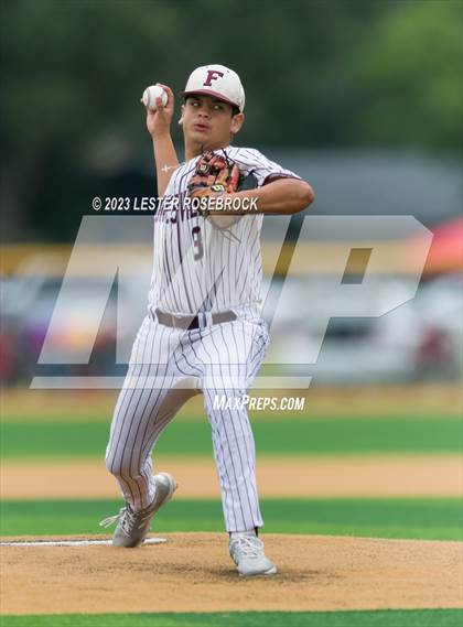 Thumbnail 3 in Robstown vs. Floresville (UIL 4A Regional Quarterfinals) photogallery.