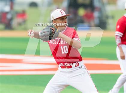 Thumbnail 3 in Robstown vs. Floresville (UIL 4A Regional Quarterfinals) photogallery.